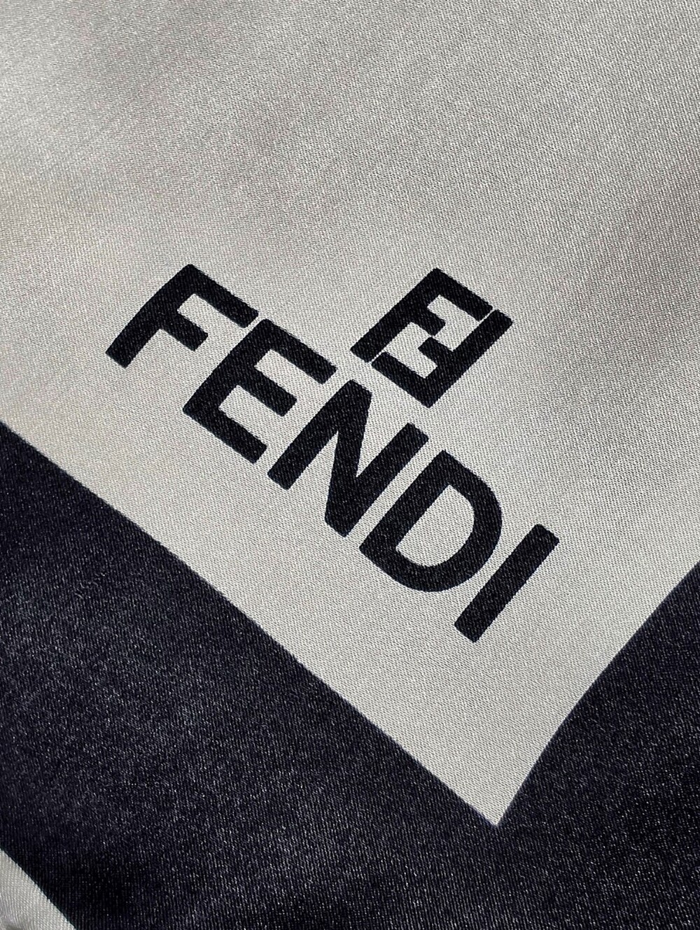 FENDI SCARF - Picture 15 of 16